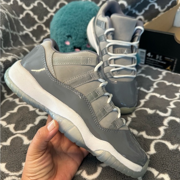 how to tie jordan 11 low